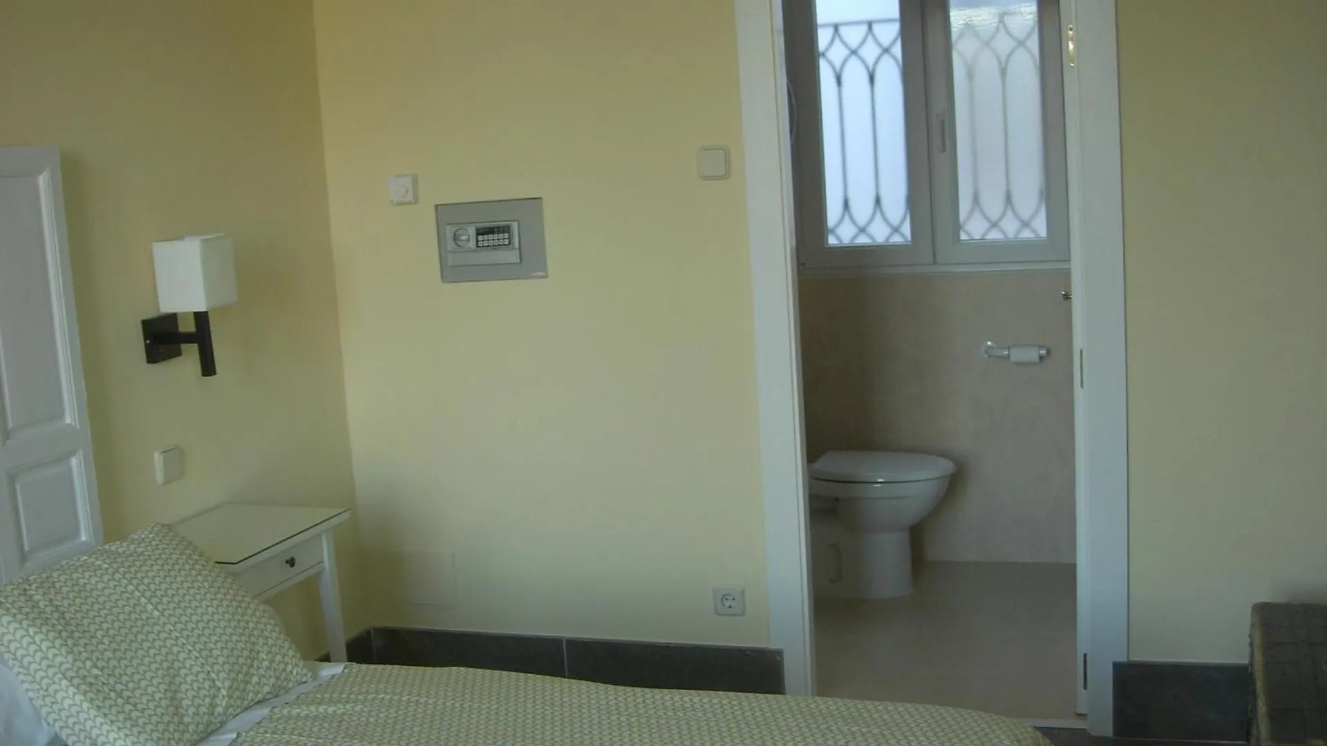Casa Palacio Lopez Daza Granada Apartment